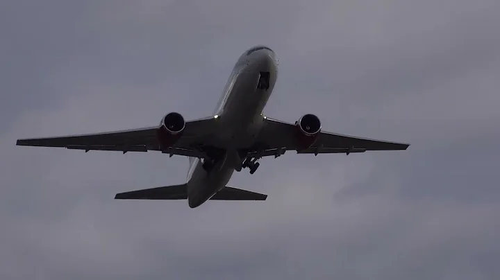 [4K] 20 Minutes of GA Plane Spotting at Hanscom Fi...