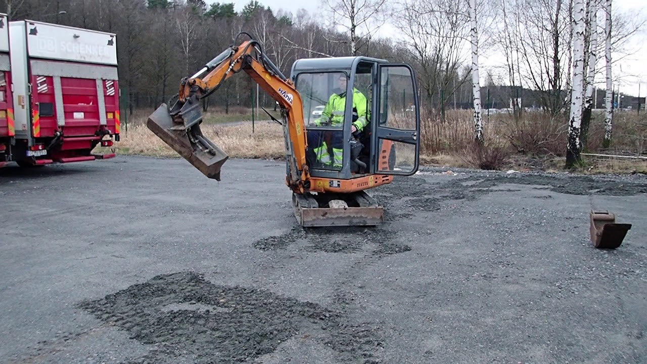 Hanix Minigrävare på maskinsläp - 00 914853