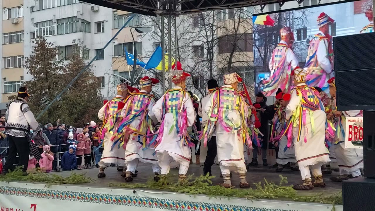 Datini și Obiceuri de Iarna  Decembrie 2021