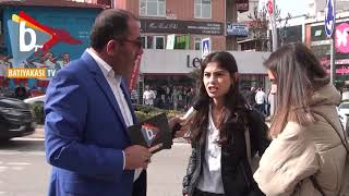 Akil Yaşta Deği̇l, Baştadir. Örnek Gençler Resimi