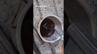 Cómo puedo cambiar el líquido de barras de mi moto
