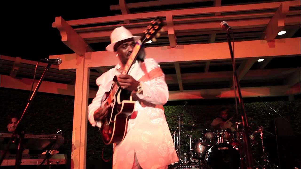 NICK COLIONNE NICK COLIONNE