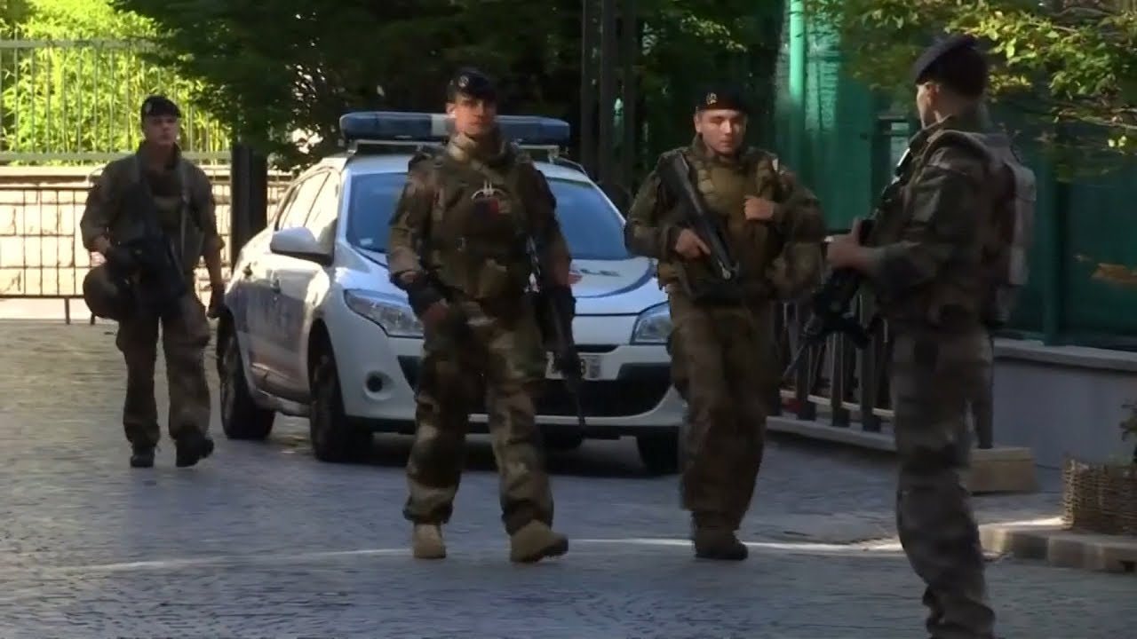 Six injured after car rams into soldiers in Paris suburb - YouTube