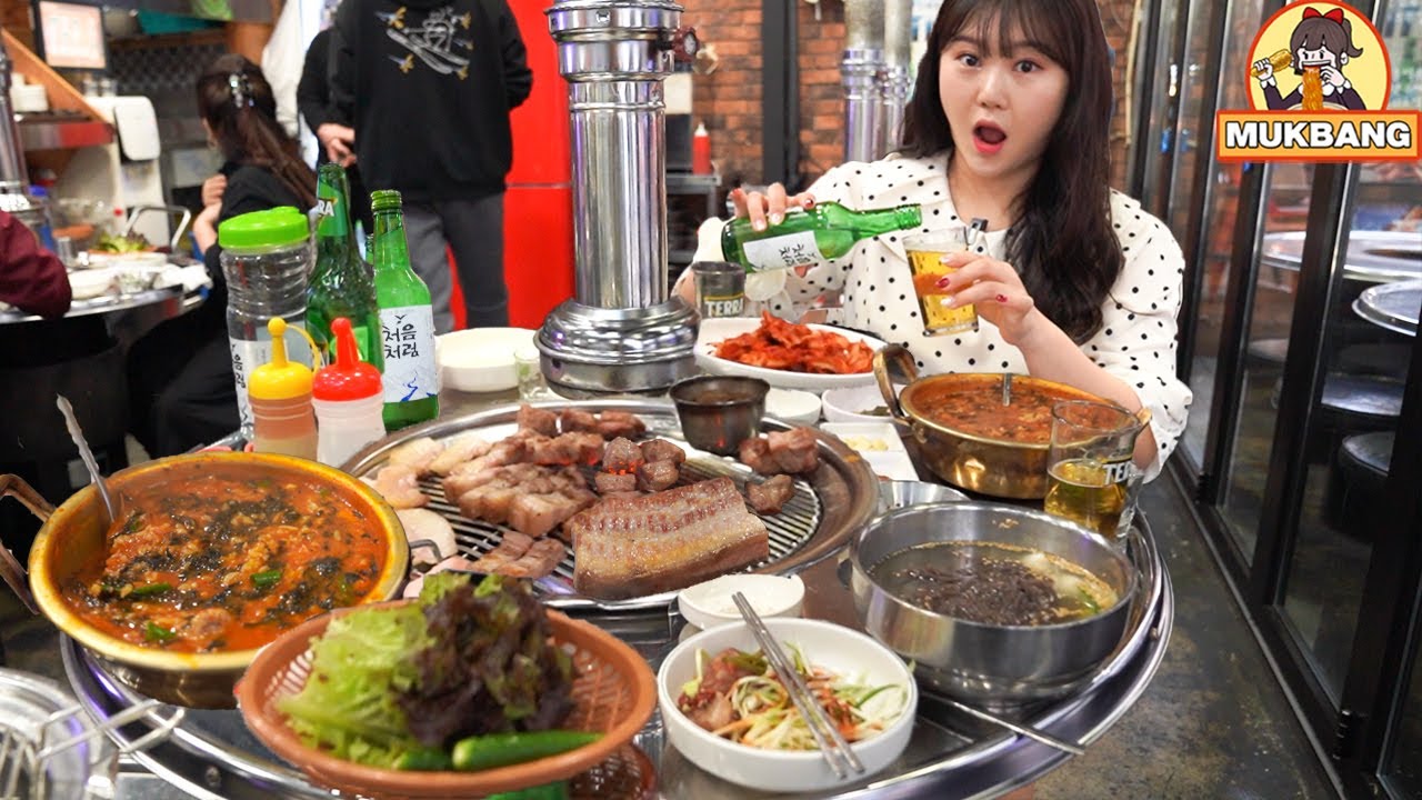 ⁣추운날엔 삼겹살에 소맥이지..😆 뜨끈한 김치찌개 국밥과 슬러쉬 맥주🍻 먹방 | Samgyeopsal & Kimchi Jjigae Gukbap Mukbang