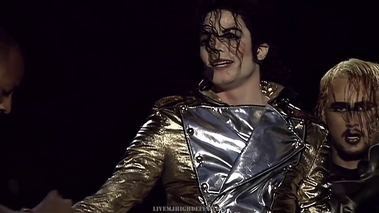 Wanna Be Startin Somethin Live