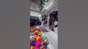 BUMBLEBEE 🐝 duck claw machine! #shorts #clawmachine #bumblebee #arcade #toys #duck