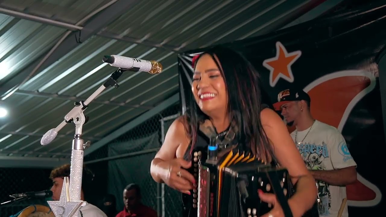 Raquel Arias - El Corrientazo |  En Vivo - Naranjo Dulce