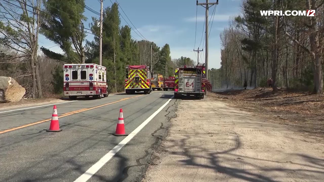 VIDEO NOW: Brush fire breaks out in West Greenwich woods - YouTube