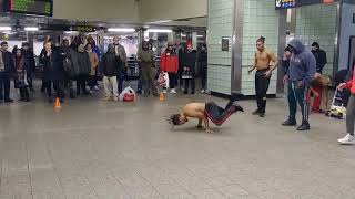 New York Time Square B-Boys 뉴욕 타임스퀘어 비보이