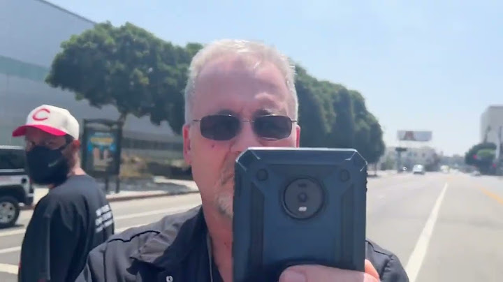 obvious undercover cop in LA gets shamed