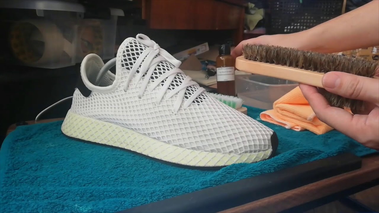 Cleaning Adidas Deerupts - YouTube