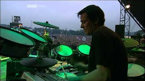 New Order - Love Vigilantes (Glastonbury 2005)
