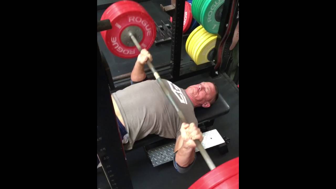 John Cena Bench Press 500 Pounds Youtube