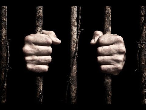 Кто «ломает» воров в законе в пресс-хате