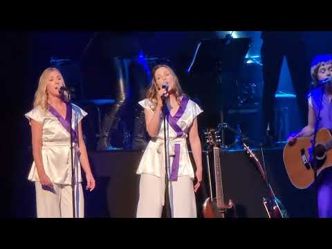 Video: ABBA Tsev Khaws Puav Pheej Stockholm: Cov Lus Qhia Qhuas