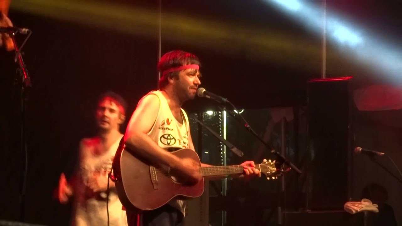 Mononc' Serge et les sportifs Grosses Torches Acadiennes (Live at