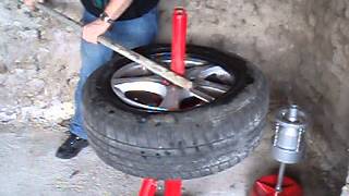 Démonte pneu manuel, manual tire changer. Vidéo 1 