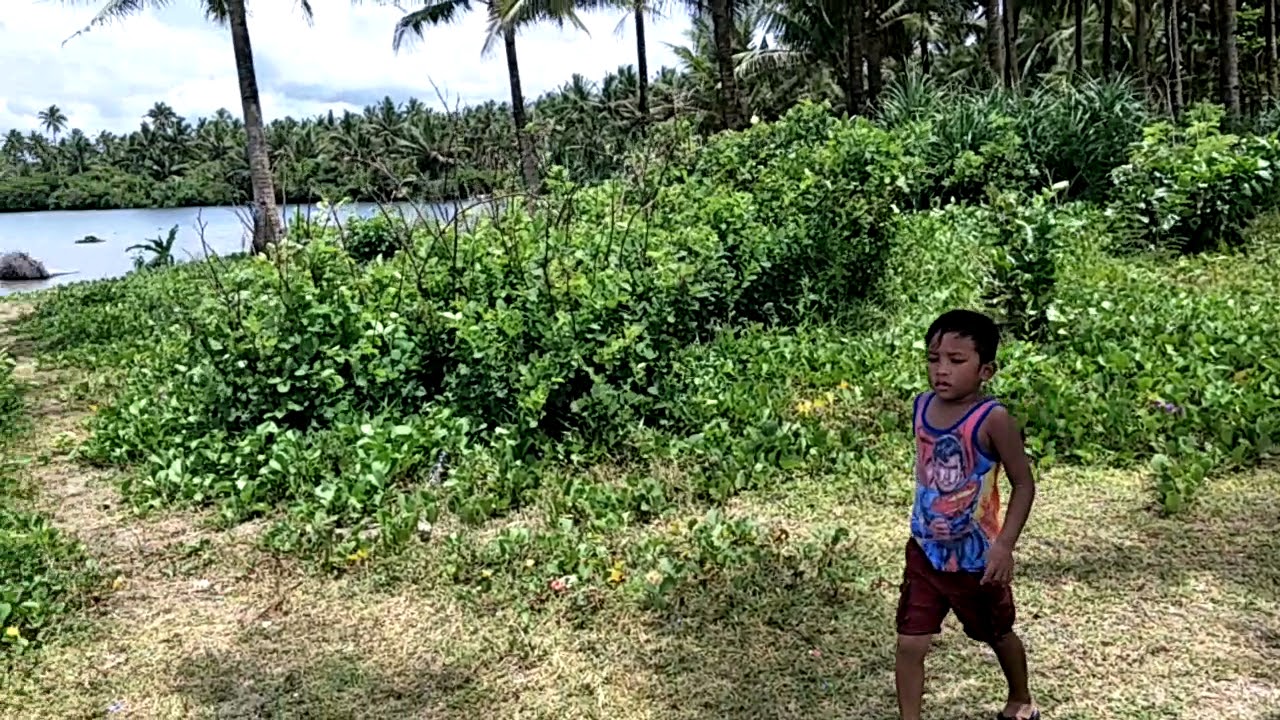jhaycob jude walking in the beach