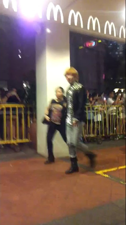 230512 BTOB returning back to stage for autograph session (SG)