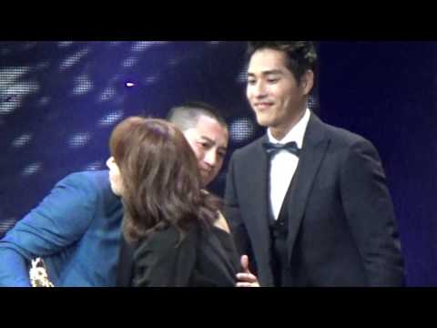 20161008金鐘51 - 藍正龍+天心 (男主角獎 - 吳慷仁)