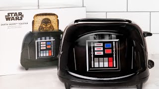 Uncanny Brands Star Wars Darth Vador Halo Grille-pain – S'illumine et émet  des sons de sabre laser