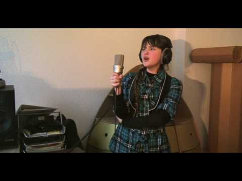 Me singing Listen by Beyonc (Dreamgirls) Diana-Mar...