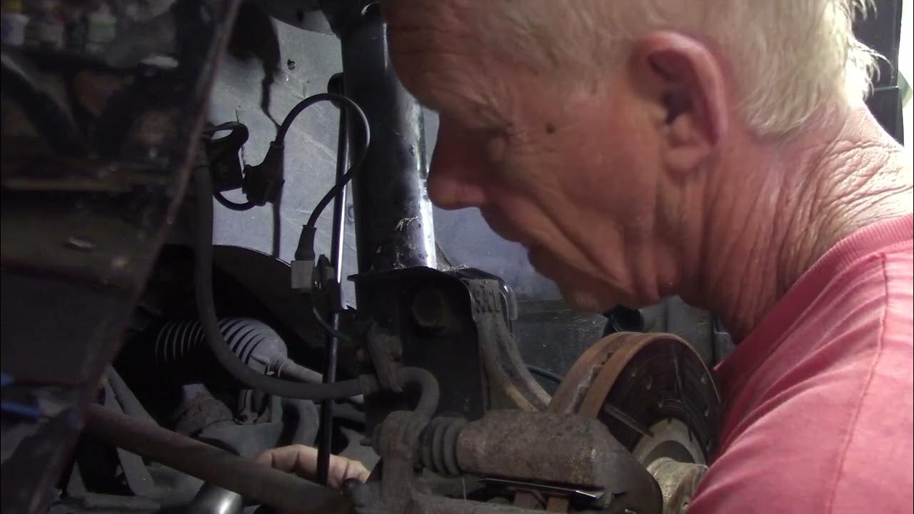 2006 Honda Ridgeline Sway Bar End Links - YouTube