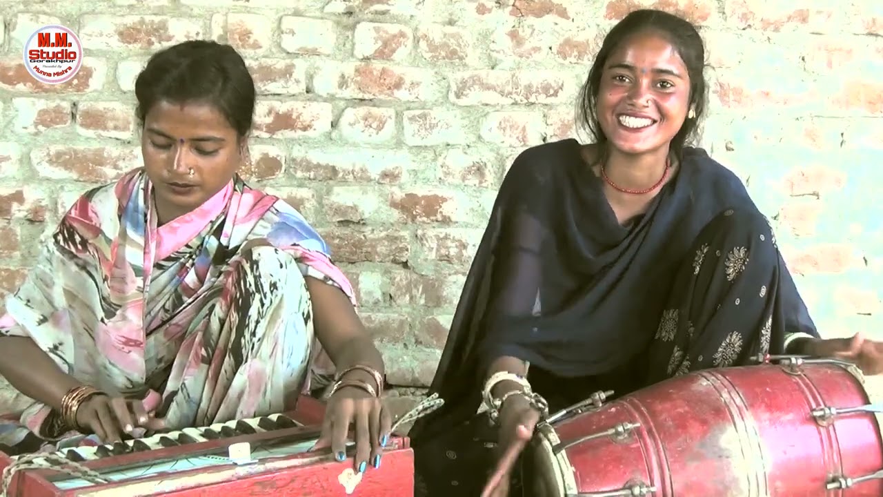 गजब का टैलेन्ट है घूम घूम कर गानेवाले ये लोग अच्छे अच्छे सिंगरों को हैरान कर दिये है