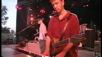 Midnight Oil Live - The Dead Heart and Beds Are Burning (Hultsfred festival 1994) Midnight Oil Live - The Dead Heart and Beds Are Burning (Hultsfred festival 1994)