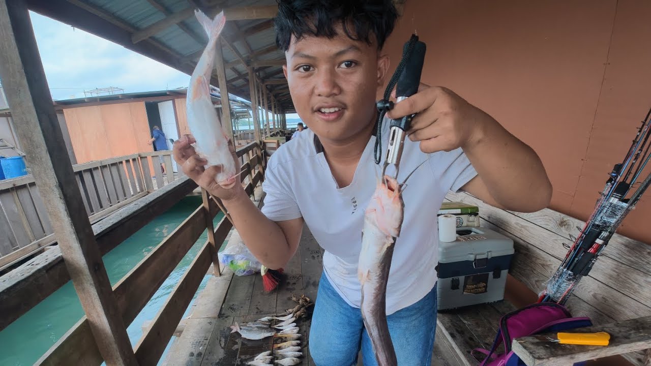 Rakit Kota Johor Lama pusat memancing b= keluarga. Strike terus guys #fyp #viral  #fishing #rakit 