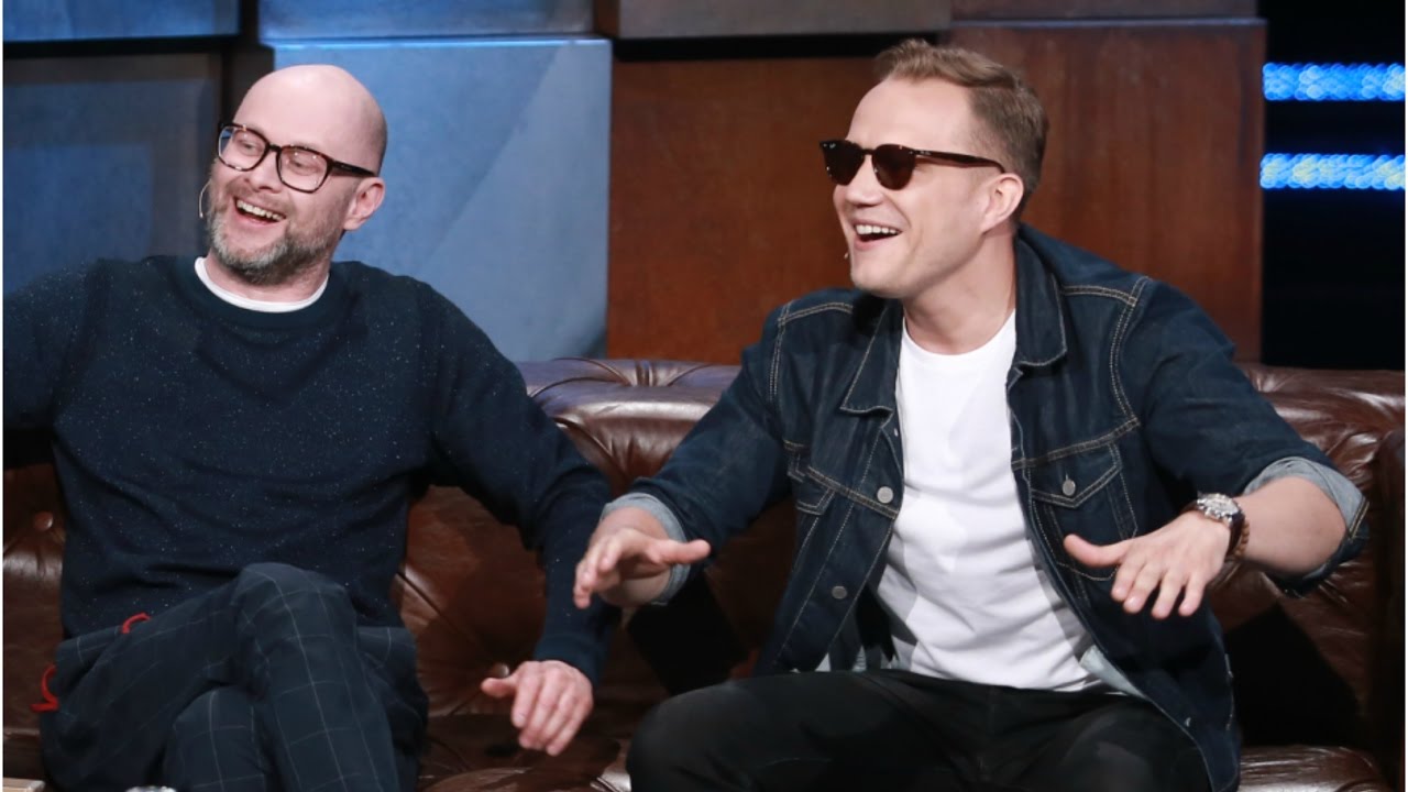 Wojciech Kalarus i Mrozu na kanapie u 