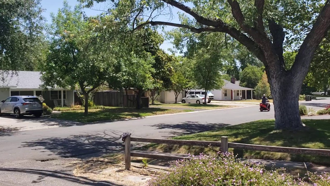 Quick spin 2010 Honda Elite 110  custom