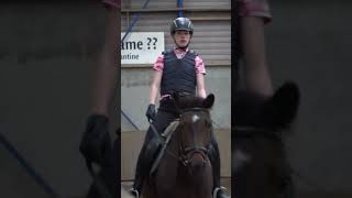 Download Lagu Rondjes rijden met Paard VALIANT en ook achteruit LOPEN oefenen. Gaat dat bij hem LUKKEN?  #shorts MP3