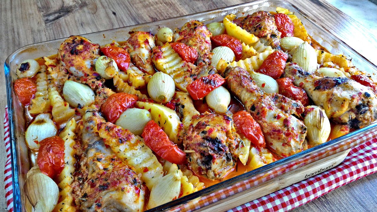 FIRINDA TAVUK PATATES / DÜNYANIN EN KOLAY VE EN LEZZETLİ YEMEK TARİFİ / MANGAL TADINDA TAVUK PATATES