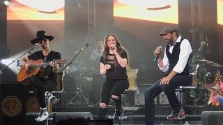 Jesse & Joy - "Un Besito Más" (feat. Juan Luis Guerra) Auditorio Nacional