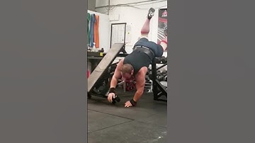 Gym fails with Ahnuld Schwarzenegger | Squat into Handstand