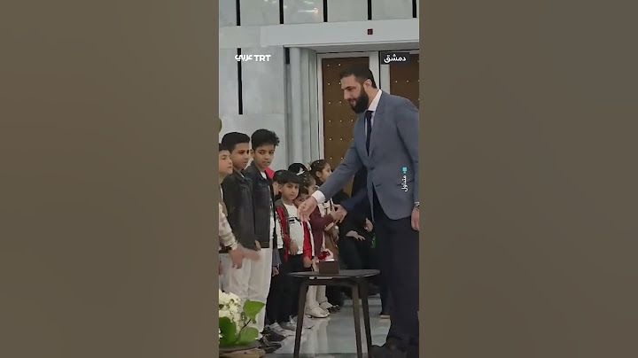 الشرع يستقبل أطفالاً قتل النظام المنهار عائلاتهم في قصر الشعب