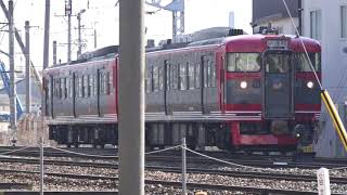 しなの鉄道115系S27編成、長野総合車両センターから出場、着発線で「あさま」表示で休んでいる189系N102編成、長野総合車両センター。