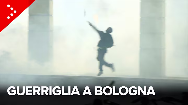 Scontri a Bologna, il corteo per la flotilla degenera: ore di guerriglia nella zona della stazione