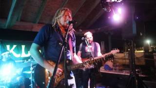 Video thumbnail of "Kris Lager Band  ''Shake for me''  @ Captain Ron's"