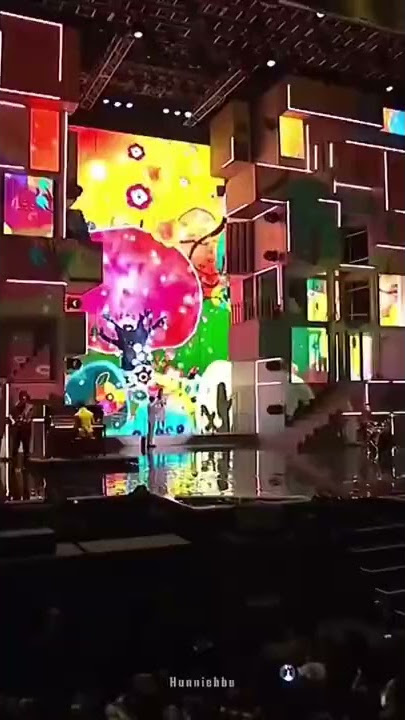 EXO reaction to baekhyun and suzy stage🤣🥺