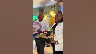 PAI EMOCIONA-SE COM O GESTO DOS FILHOS, NO DIA DO SEU ANIVERSÁRIO