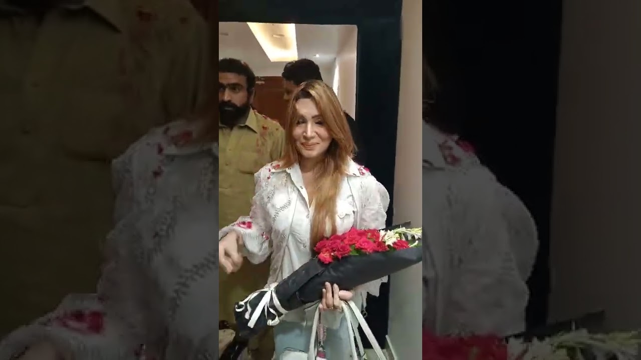 khushboo Khan entry in a event