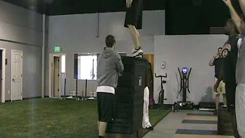 Cody Ransom 60in approach box jump (www.triplethre...