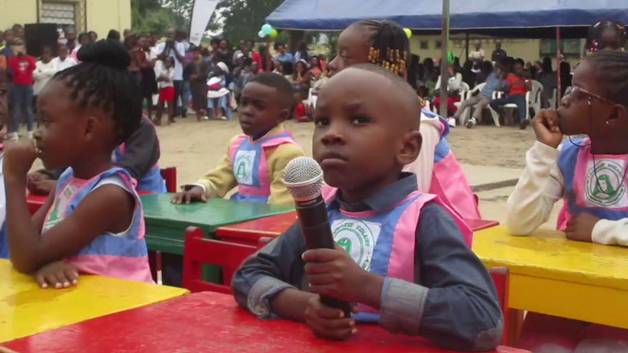 Sketch réalisé par des élèves en maternelle