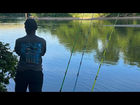 ￼ Bank fishing for flatheads under a bridge ..trying something different! 