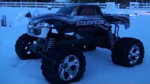 Traxxas Slash and Stampede Snow Bash | RC Missions