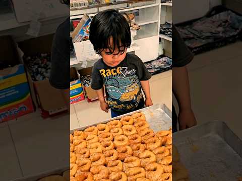  مشهد لطفل يريد شراء الحلو