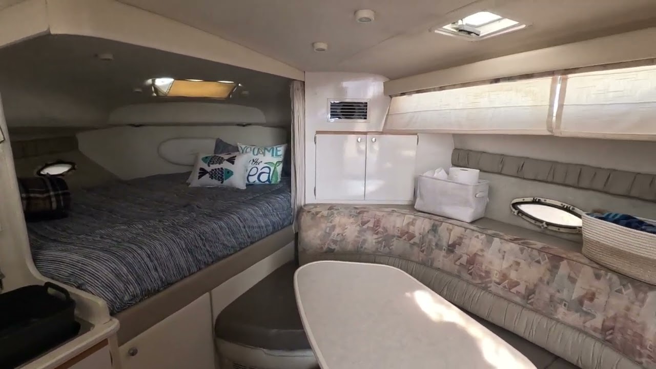 1999 30' Bayliner 3055