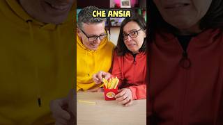 Chi Perde Lecca Le Patatine Sfida Di Coppia Divertente